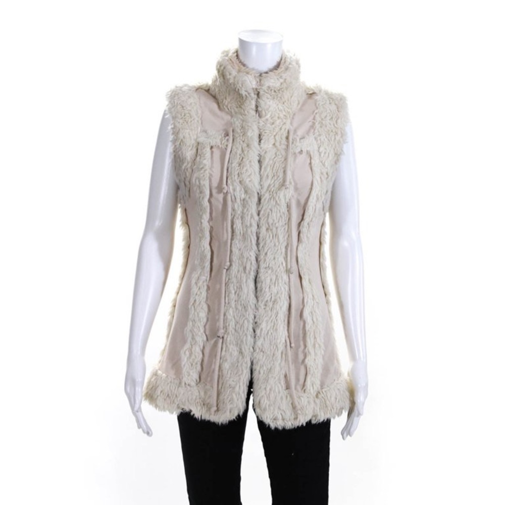TWISTED HEART faux fur vest!
